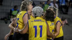 Idosos de São José dos Campos disputam fase final estadual da Superliga de vôlei